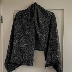Lululemon Athletica Black and Gray Vinyasa Yoga Wrap